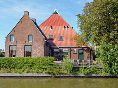 The Blikvaart stunning views with whirlpool infrared cabin and solarium