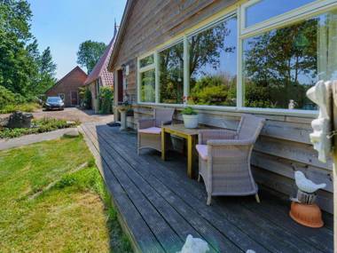 Enticing Holiday Home in Eastermar near Burgumer Mar Lake