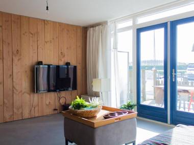 Comfortably furnished house located directly at Veerse Meer