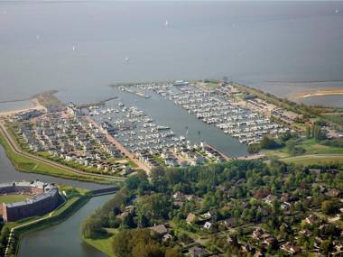 Comfortable villa with combi microwave 9 km. from Rockanje