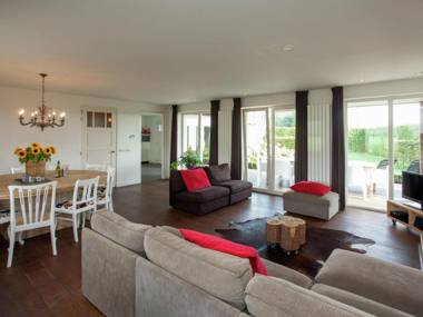 Luxurious holiday home with wellness in the middle of the North Brabant nature reserve near Leende