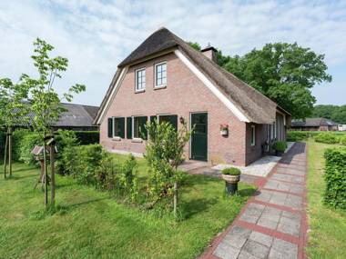 Attractive Farmhouse in Hardenberg-Rheeze with Garden
