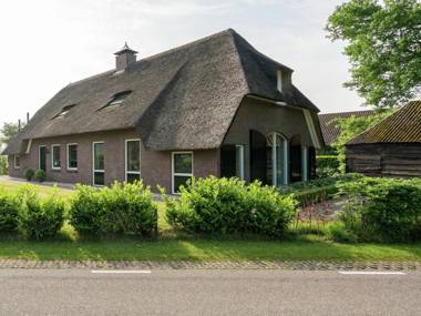 Attractive Farmhouse in Hardenberg-Rheeze with Garden