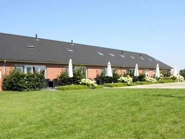 Pretty Farmhouse in Haaksbergen near Forest