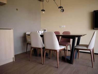 Nice hill lodge 2 bathrooms Maastricht at 17 km