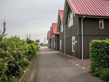 Cosy holiday home with microwave in the centre of Terherne