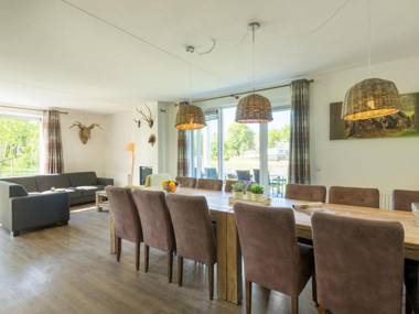 Luxury villa with three bathrooms located in a national park