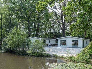 Beautiful house with sandy beach near Giethoorn