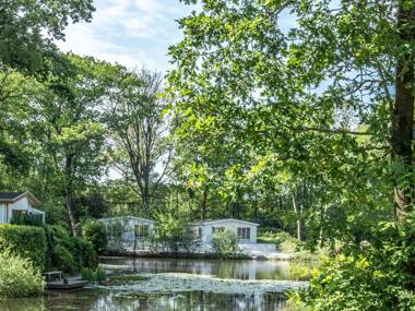 Beautiful house with sandy beach near Giethoorn