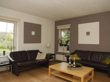 Spacious thatched villa with dishwasher in a national park