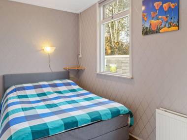 A cosy house close to Giethoorn and the Weerribben-Wieden National Park with a boat available(hire)