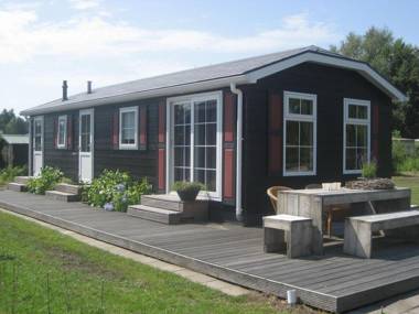 Cozy house with terrace in the middle of Giethoorn