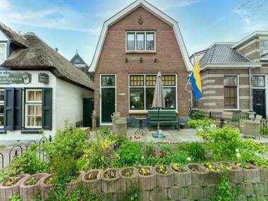Wonderful Mansion in Giethoorn near Museum with Terrace