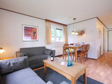 Tidy furnished chalet with a combi microwave in the Veluwe