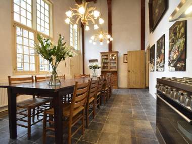 Group accommodation in beautiful historical building in Enkhuizen town centre