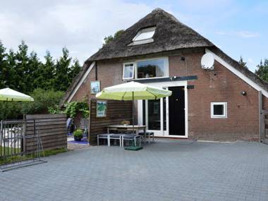 A beautiful link-detached farm house in the Drentse Wapse