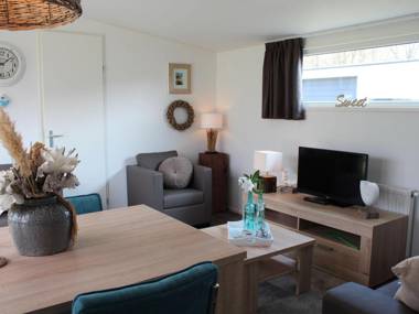 Modern light chalet located in the polder 15km from Alkmaar