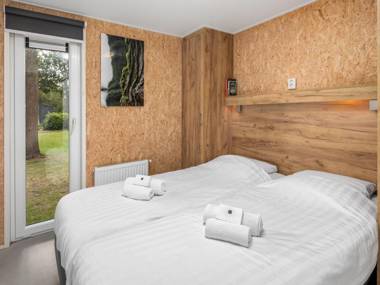 Modern chalet with dishwasher near the Hunebedcentrum