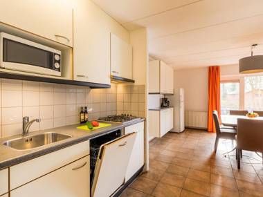 Spacious bungalow with dishwasher near the Hunebedcentrum