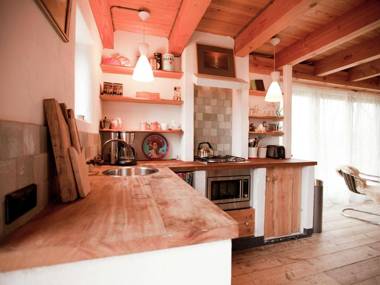 Fairytale cottage nestled between forest and village within cycling distance of Bergen aan Zee