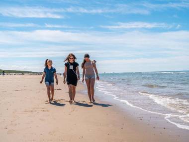 Neat chalet with microwave 3.5 km. from the beach in Egmond