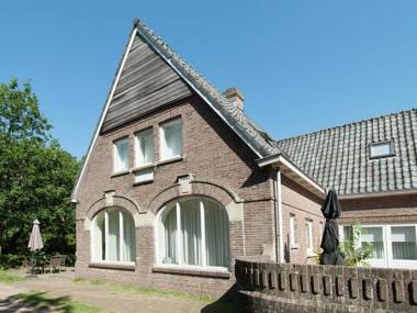Atmospheric and modern apartment in characteristic mansion on the highest dune