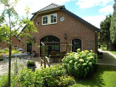 ranquil Holiday Home in Bronckhorst near Forest"