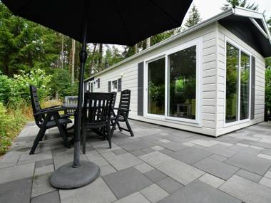 Nice chalet with dishwasher and wooded location