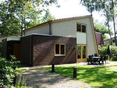 Detached forest villa with dishwasher at De Veluwe
