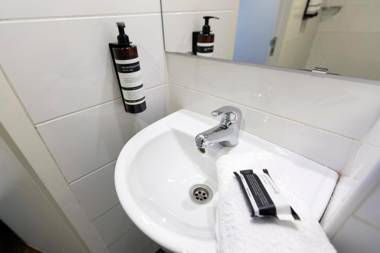 Quentin Arrive Hotel