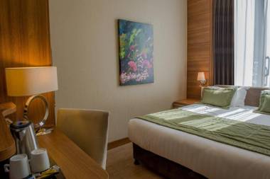 Grand Hotel Downtown