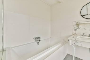 Spiegelgracht Apartments with Canal View