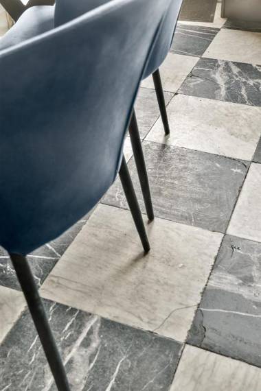 Spiegelgracht Apartments with Canal View