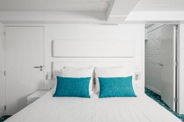 YAYS Amsterdam Salthouse Canal