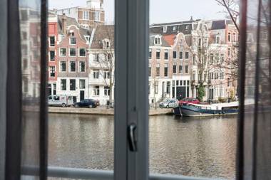 Eden Studios and Apartments