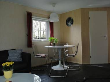 Charming Chalet in Goedereede with Open Area