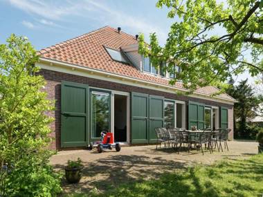 Inviting Holiday Home in Zuidoostbeemster near Centre & Forest