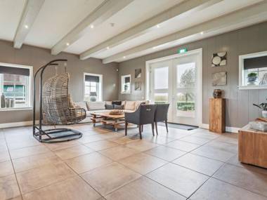 Holiday home for 10 people in the middle of the Beemster