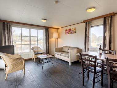 Well furnished mobile home with microwave near water