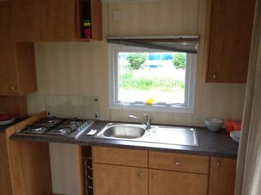 Dreamy chalet with a covered terrace close to nature