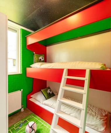 Child Bungalow FC Mölke Stadium 6 People