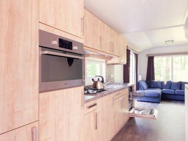 Comfortable chalet with a dishwasher close to nature
