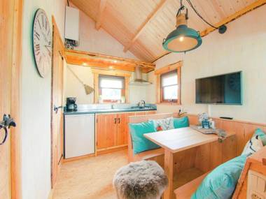 Charming cottage with a terrace at the river De Regge