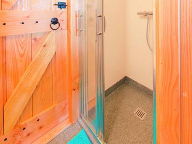 Charming cottage with a terrace at the river De Regge