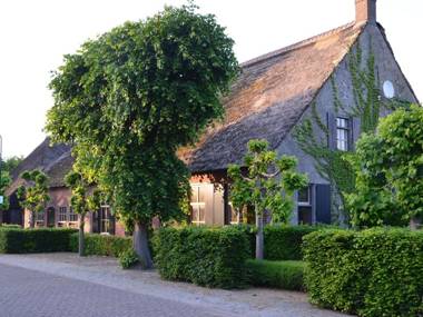 Grand Holiday Home in Alphen with Sauna & Jacuzzi