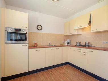 Thatched villa with dishwasher 2 km. from Appelscha