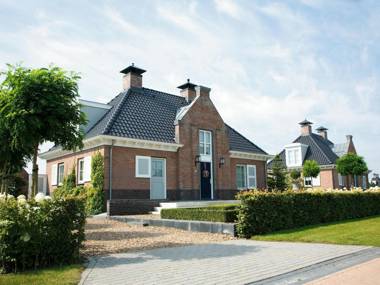 Stately luxury villa with two bathrooms 2km from Appelscha