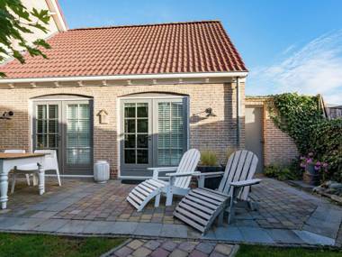 Romantic cottage with sauna in a beautiful cycling and walking environment.