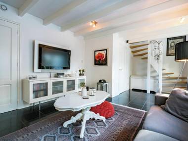 Romantic cottage with sauna in a beautiful cycling and walking environment.