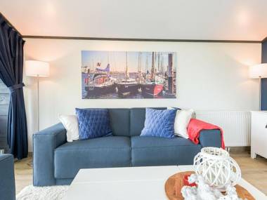 Modern water cottage with microwave in the Sneekermeer area